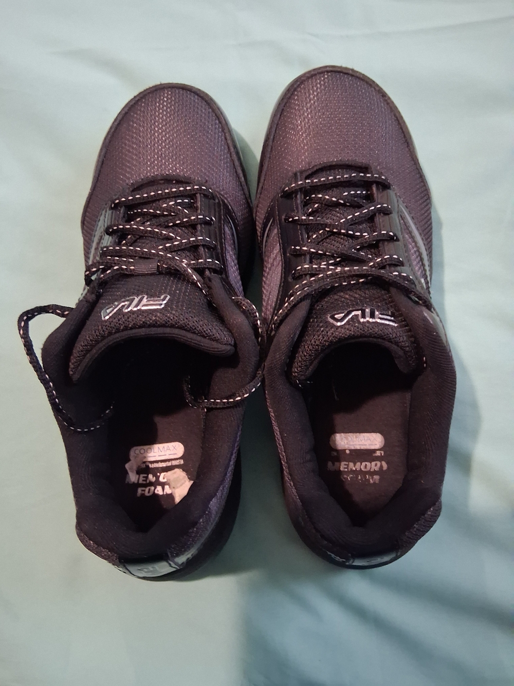 🖤 EUC Womens Fila Black Fashion Sneakers 8.5 Stylish Style Restaurant Job Work